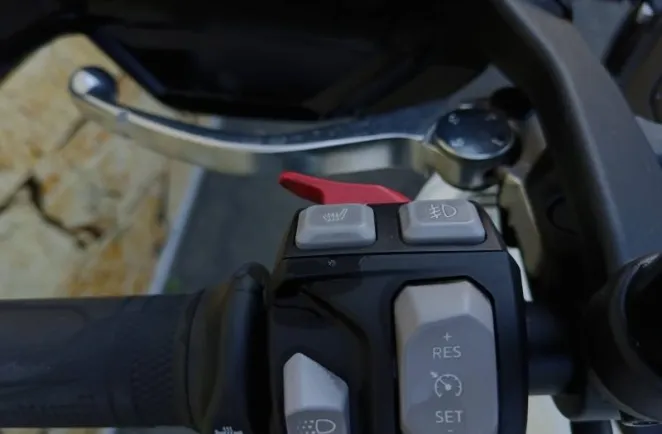 TRIUMPH Tiger 900 GT Pro