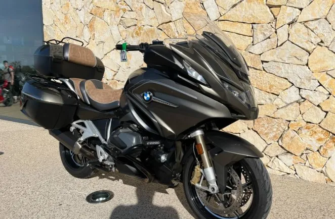 BMW 1250 RT full options + pot et jantes forgé