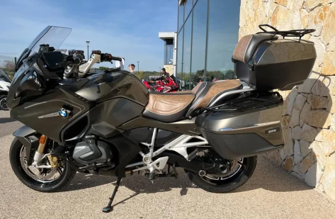 BMW 1250 RT full options + pot et jantes forgé
