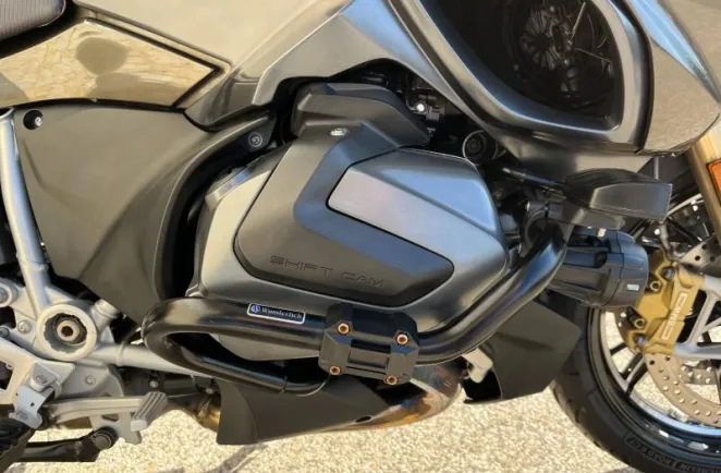 BMW 1250 RT full options + pot et jantes forgé