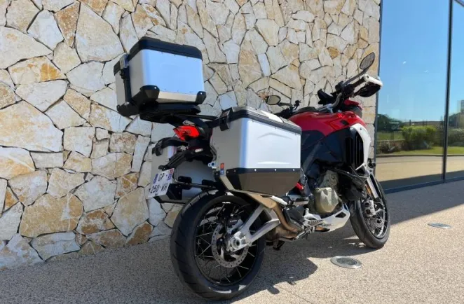 DUCATI V4 Rally 1160 Adventure Travel & Radar