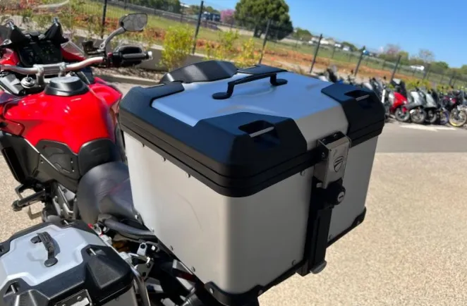 DUCATI V4 Rally 1160 Adventure Travel & Radar