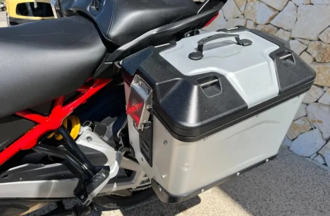 DUCATI V4 Rally 1160 Adventure Travel & Radar