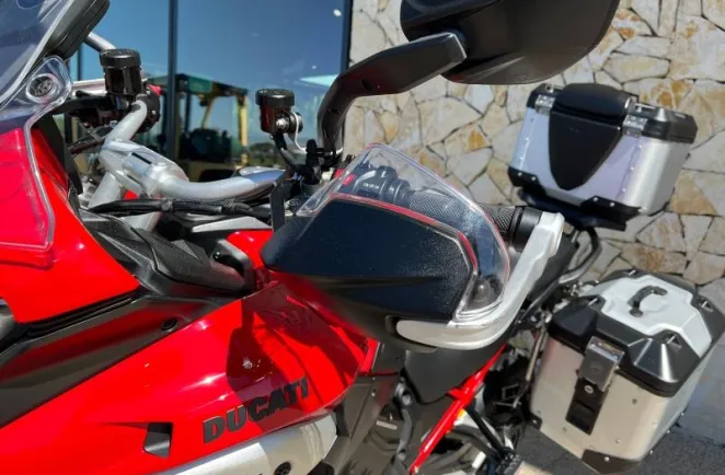 DUCATI V4 Rally 1160 Adventure Travel & Radar