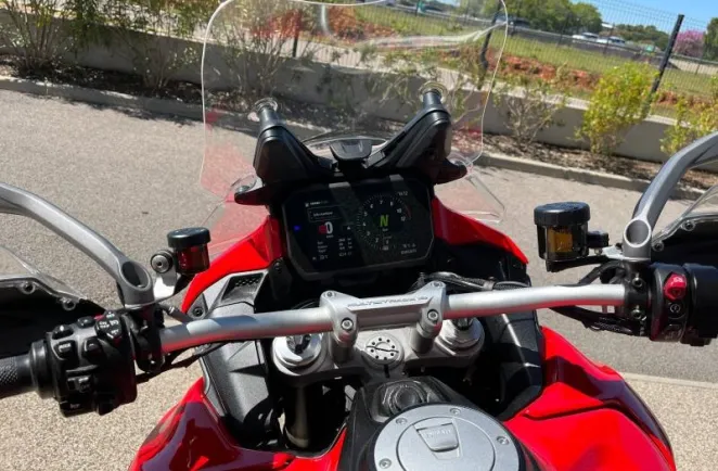 DUCATI V4 Rally 1160 Adventure Travel & Radar