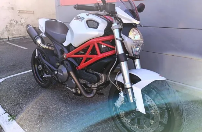 DUCATI Monster 796
