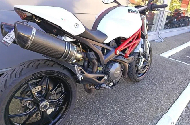 DUCATI Monster 796