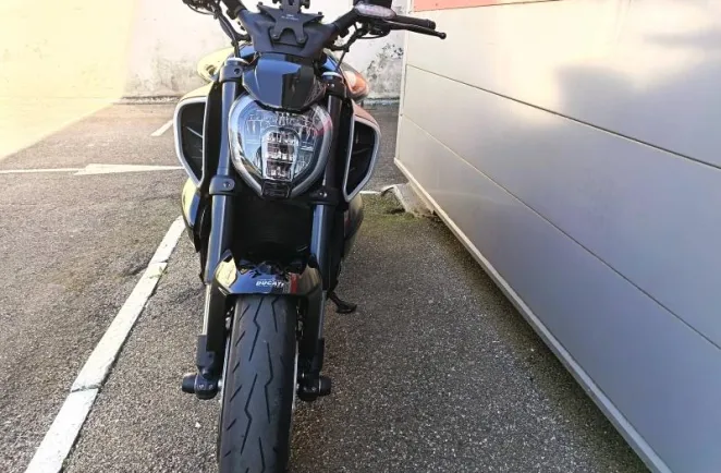 DUCATI Diavel 1158 V4