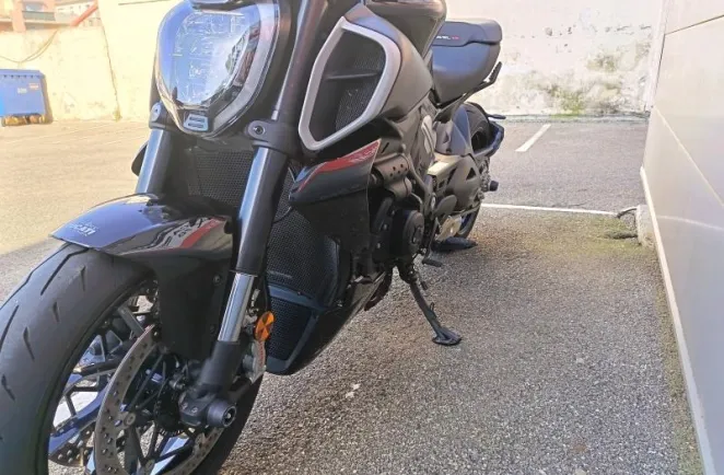 DUCATI Diavel 1158 V4