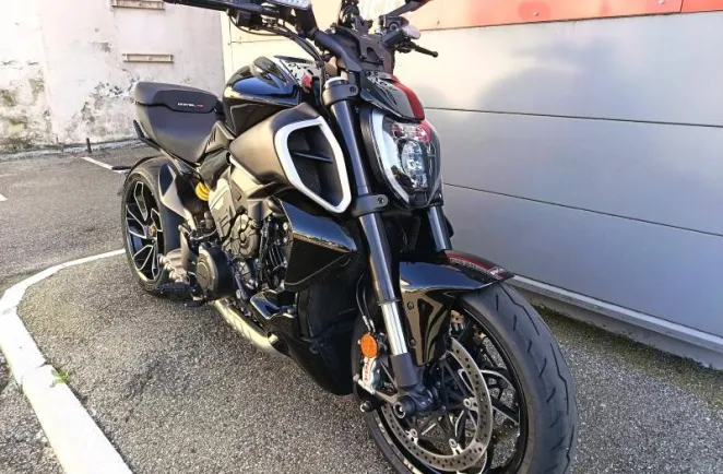 DUCATI Diavel 1158 V4