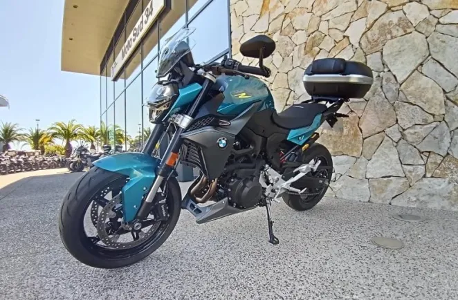 BMW 900 R 2025 105cv shifter