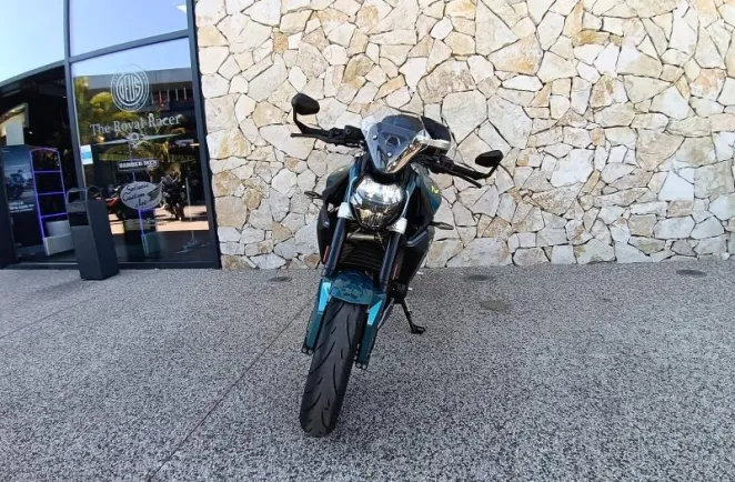 BMW 900 R 2025 105cv shifter