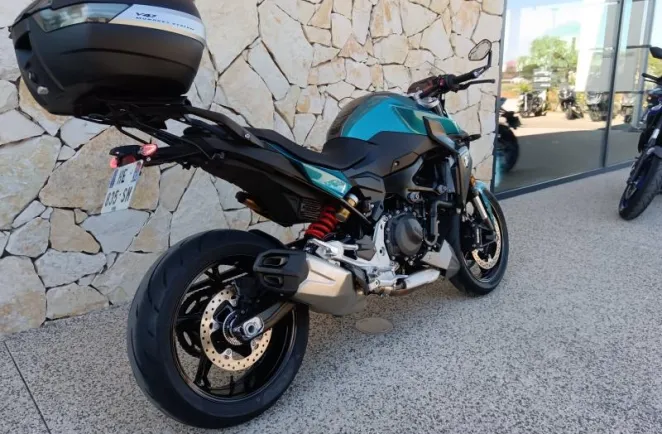 BMW 900 R 2025 105cv shifter