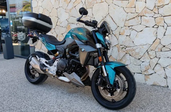 BMW 900 R 2025 105cv shifter