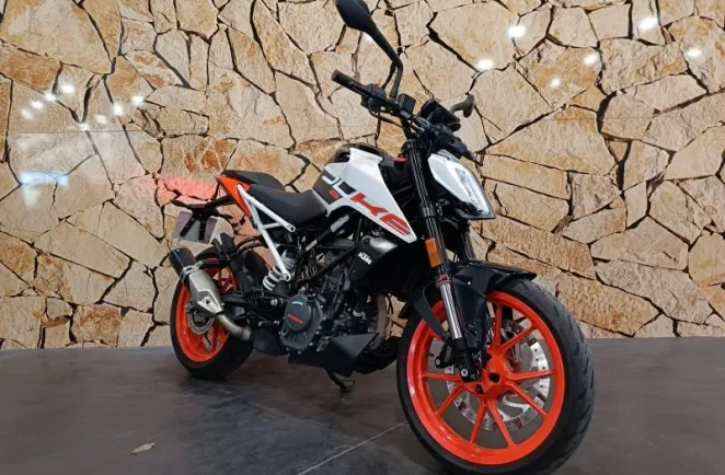 KTM DUKE .