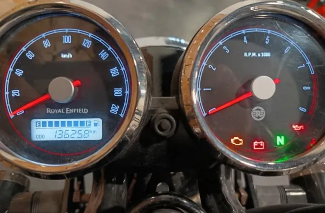 ROYAL ENFIELD Twin 650 Interceptor Canyon Red