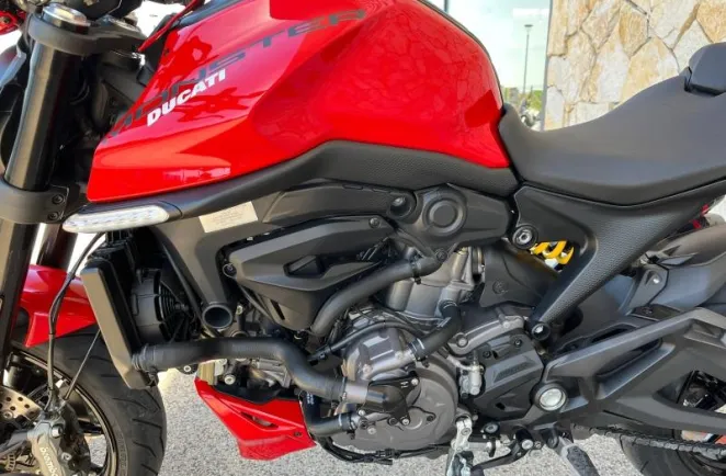 DUCATI Monster+ 937