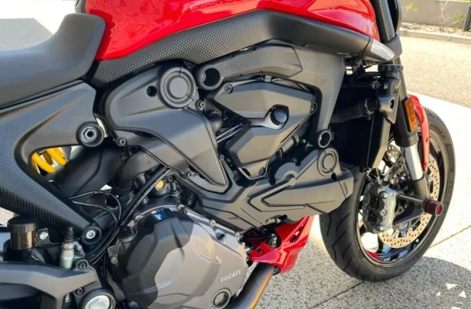 DUCATI Monster+ 937
