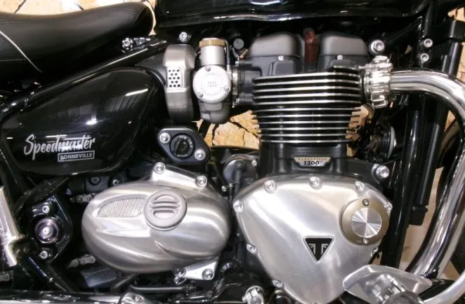 TRIUMPH Bonneville Speedmaster 1200