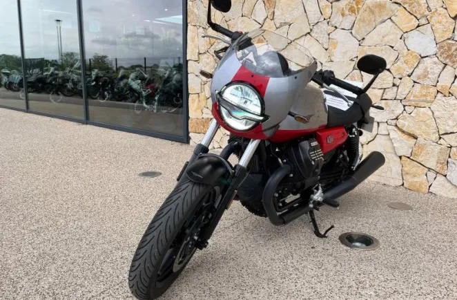 MOTO-GUZZI V7 850 Stone Corsa