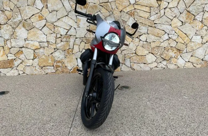 MOTO-GUZZI V7 850 Stone Corsa