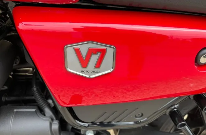 MOTO-GUZZI V7 850 Stone Corsa