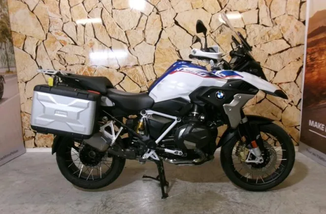 BMW R 1250 GS HP AKRAPOVIC + 3 PACKS + SHIFTER PRO