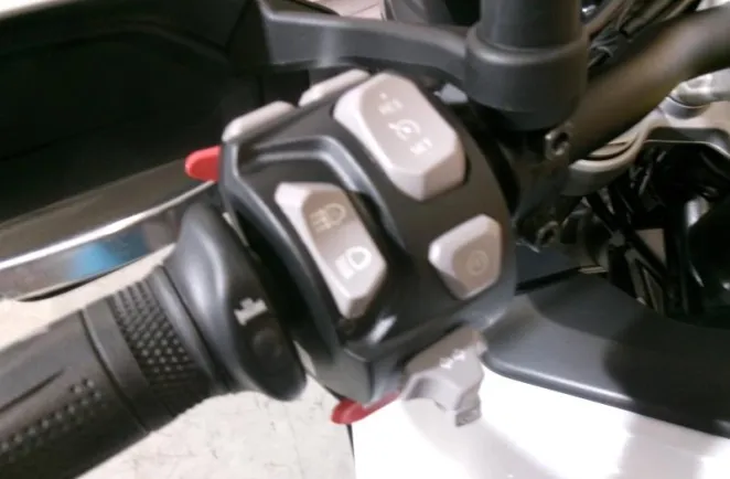 TRIUMPH Tiger 900 GT Pro