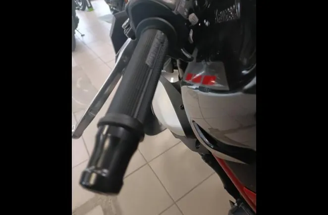 KAWASAKI Z 900  125 CH 1ER MAIN BULLE POIGNET CHAUFFANTE  Z900