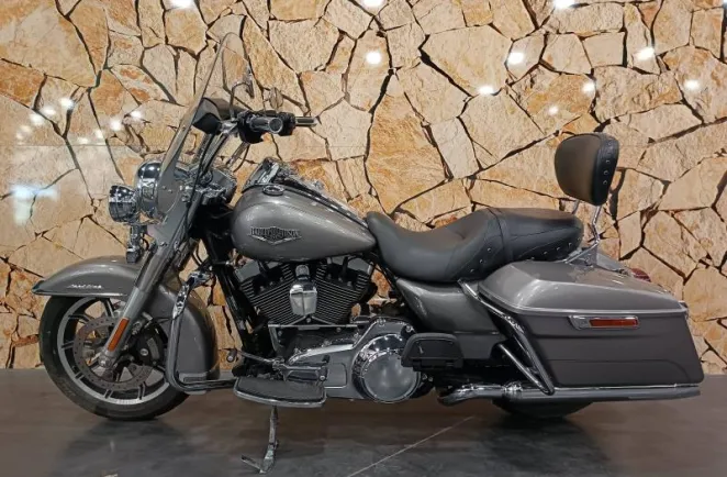 HARLEY-DAVIDSON Road King Classic 1690 Couleur ABS 2016