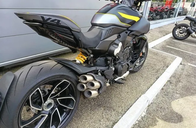 DUCATI Diavel 1158 V4