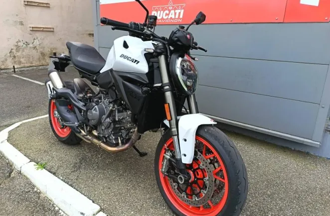 DUCATI Monster 890