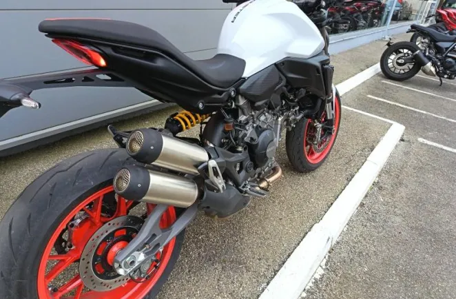 DUCATI Monster 890