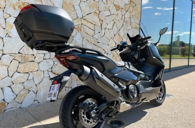 YAMAHA XP TMAX 562+ option top case