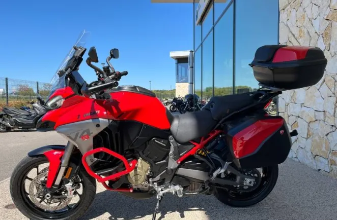 DUCATI V4 S 1160 Travel & Radar 2025