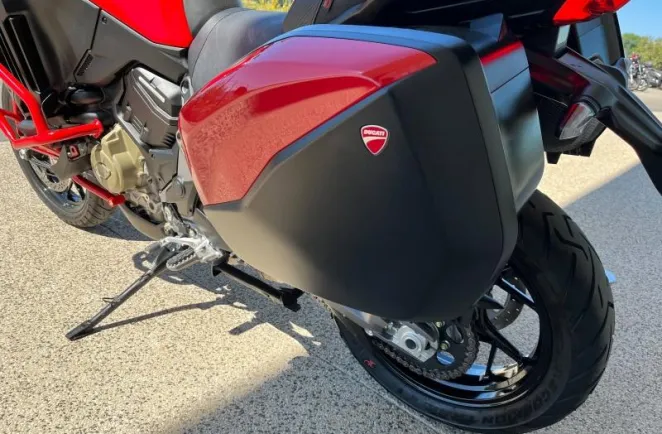 DUCATI V4 S 1160 Travel & Radar 2025