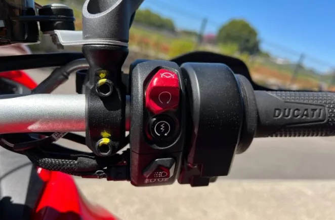 DUCATI V4 S 1160 Travel & Radar 2025