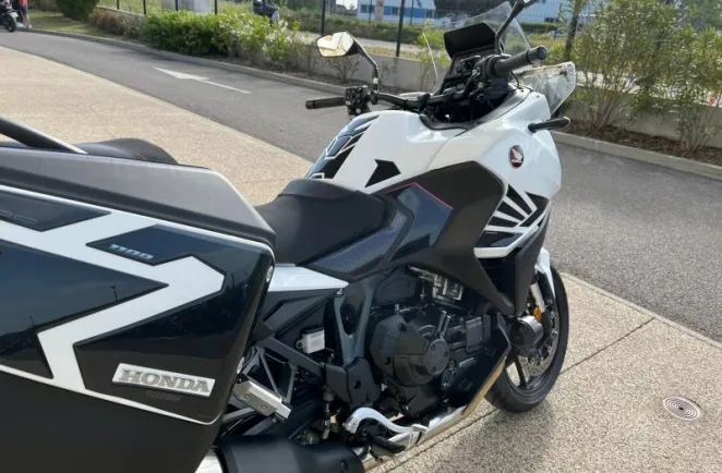 HONDA 1100 DCT