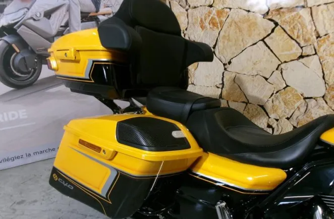 HARLEY-DAVIDSON CVO Street Glide 1923 2022