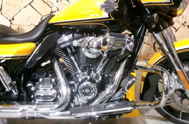 HARLEY-DAVIDSON CVO Street Glide 1923 2022