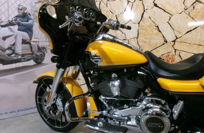 HARLEY-DAVIDSON CVO Street Glide 1923 2022