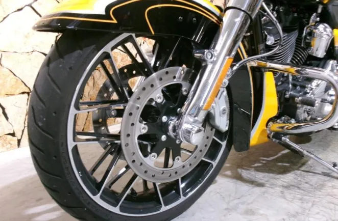 HARLEY-DAVIDSON CVO Street Glide 1923 2022