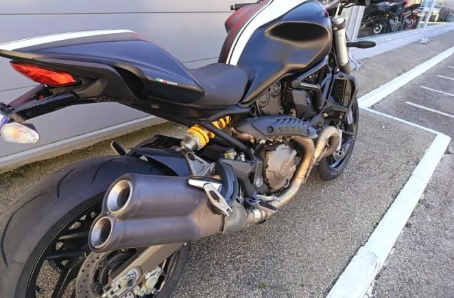 DUCATI Monster 821 Dark ABS