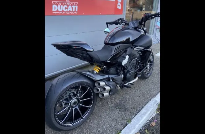 DUCATI Diavel 1158 V4