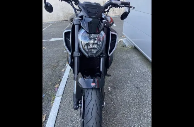 DUCATI Diavel 1158 V4