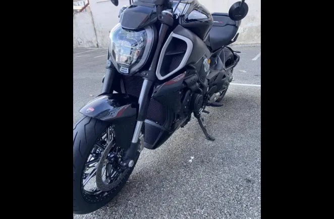 DUCATI Diavel 1158 V4