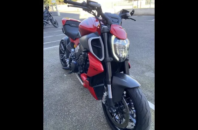 DUCATI Diavel 1158 V4