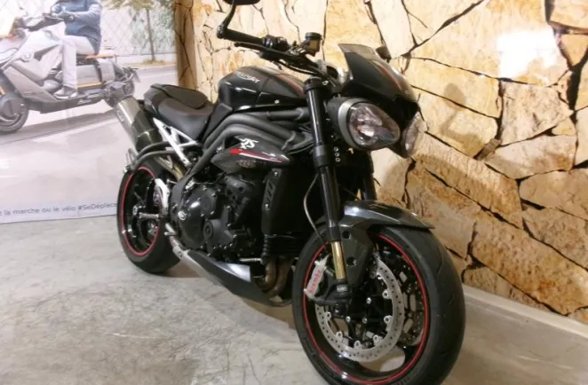 TRIUMPH Speed Triple 1050 RS