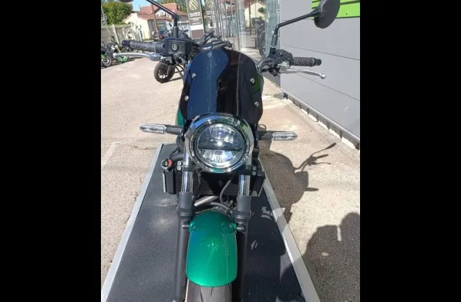 KAWASAKI Z 650 RS 1ER MAIN 383 KMS (particulier)BRIDEE A2 A SAISIR