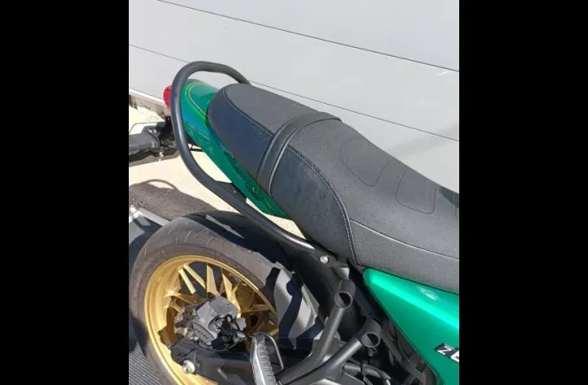 KAWASAKI Z 650 RS 1ER MAIN 383 KMS (particulier)BRIDEE A2 A SAISIR
